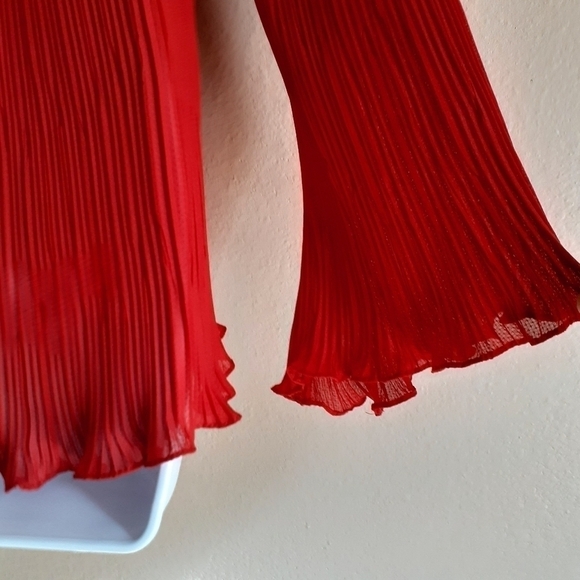 Nanette Lepore Long Sleeves Square Neckline Micropleat Blouse Sz/4 - Picture 12 of 13